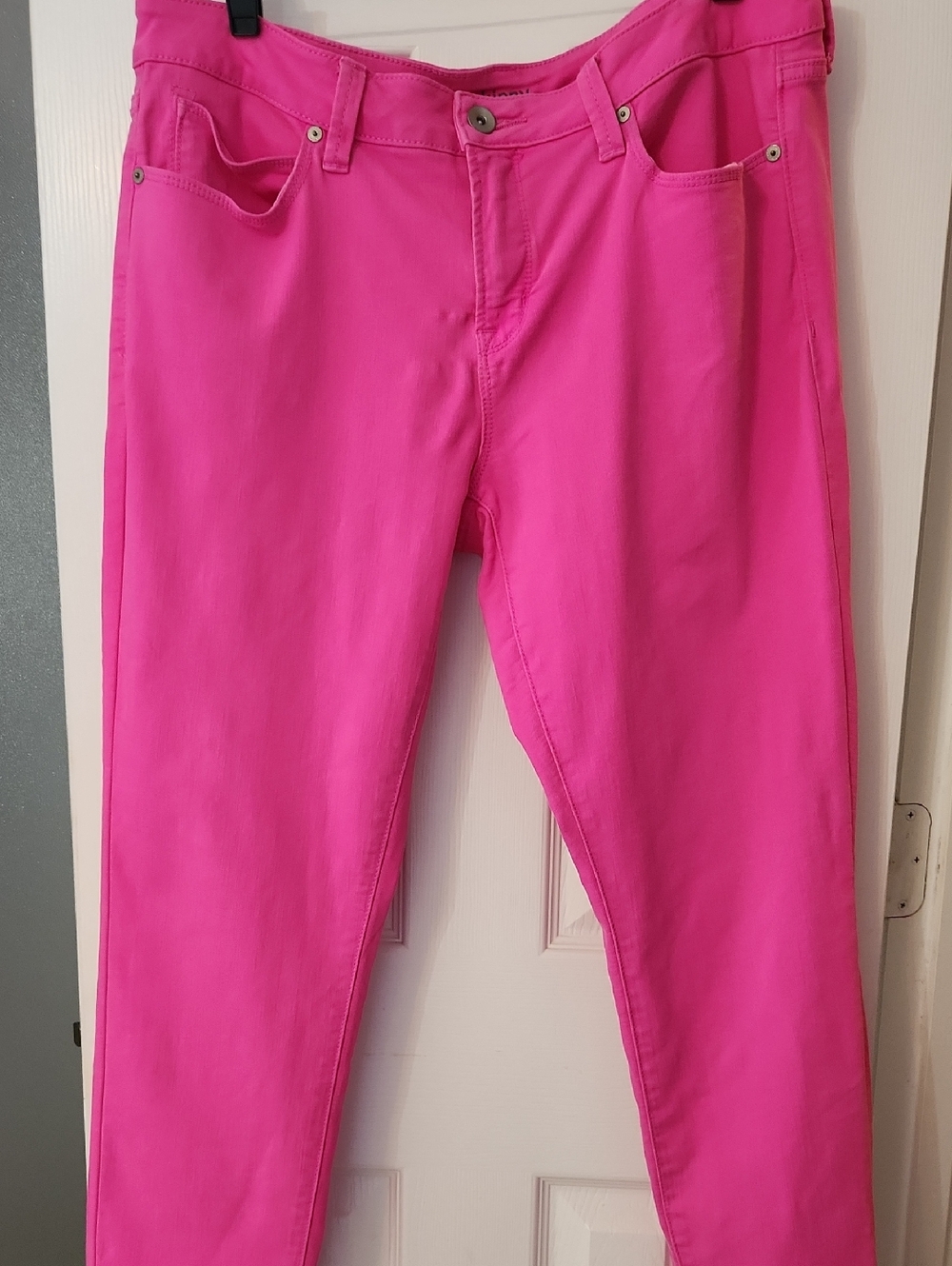 JC Penny Women’s Mid-Rise Skinny Jeans